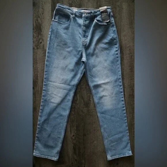 NWT Levis 70's High Rise Slim Straight Leg Light Blue Wash Jeans Size 31 - Picture 3 of 12